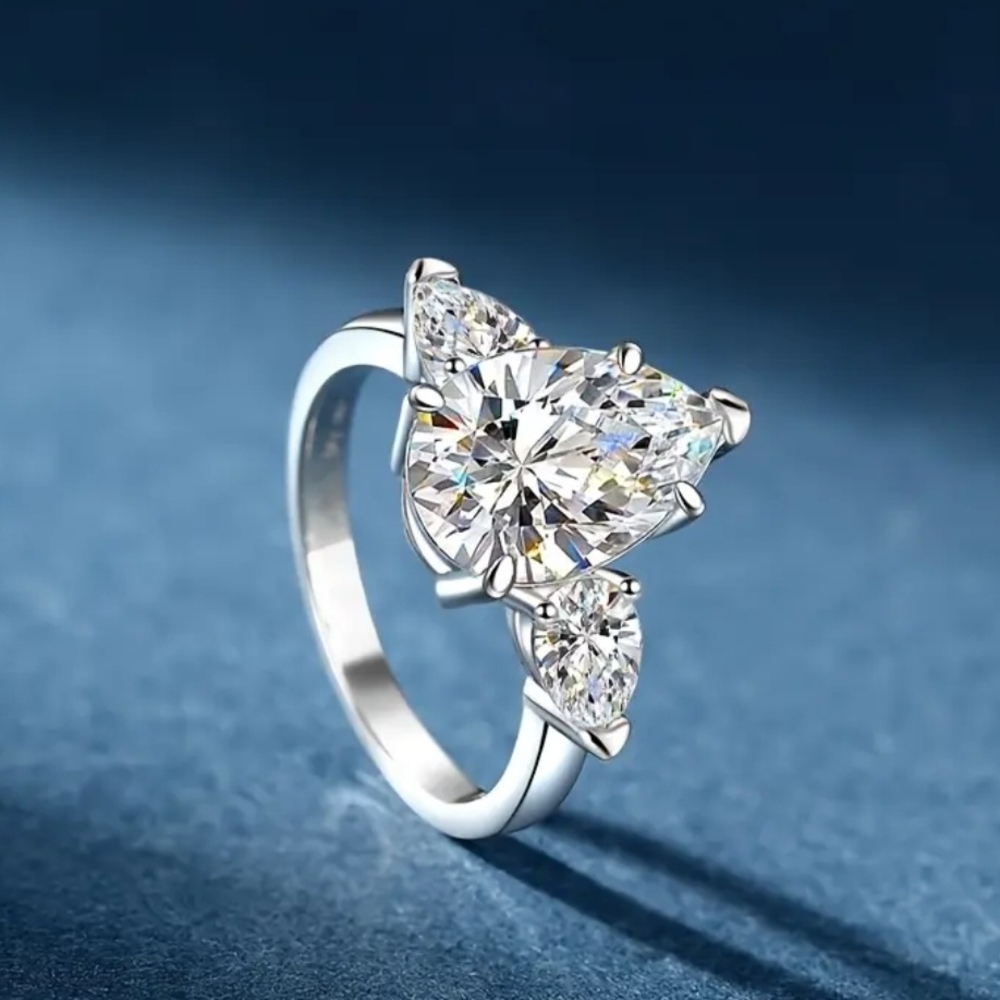 2 Carat Moissanite S925 Sterling Silvery Pear Cut Ring Size 6 - Picture 5 of 9